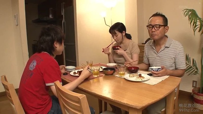 Die vollbusige Lehrerin ihres Sohnes Hana Haruna Hana